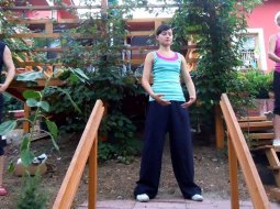 Letní společné cvičení členů i nečlenů Akademie Wudang Taiji Quan v Semonicích (Dity zahrádka)
